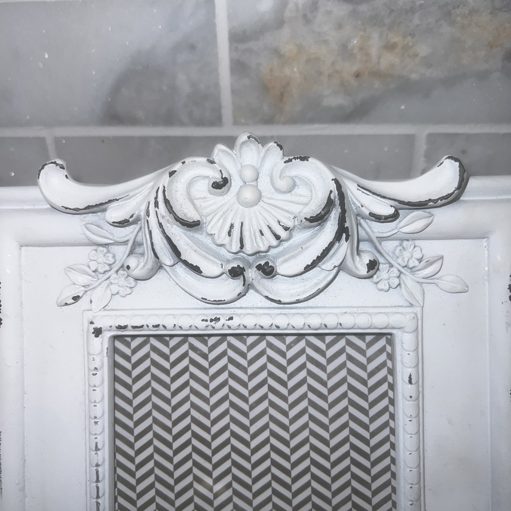 Chalk White FRAME Cottage Core - Picture 2 of 6